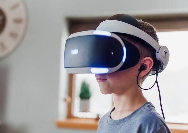 Virtual Reality: A New Dimension in Art Education and Preservation